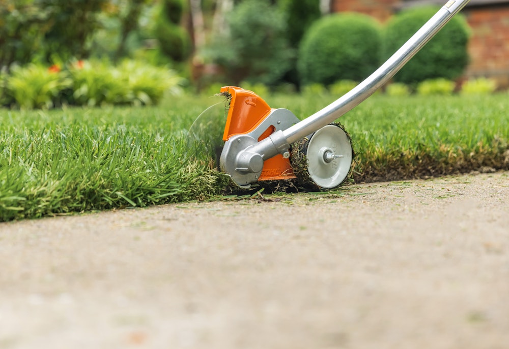 Lawn Edging Guide How to Edge Your Lawn STIHL USA