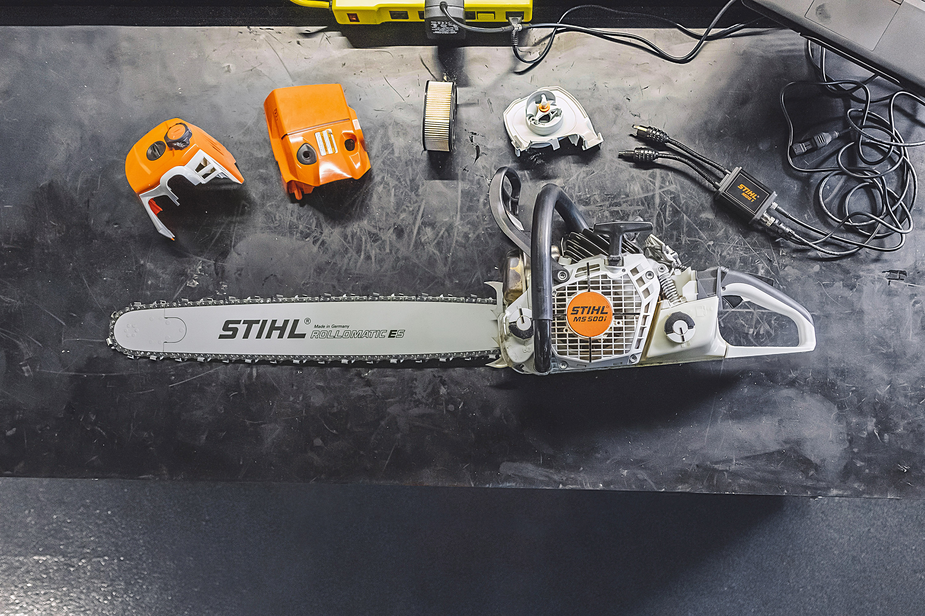 How to Clean a Carburetor on a Stihl Chainsaw 