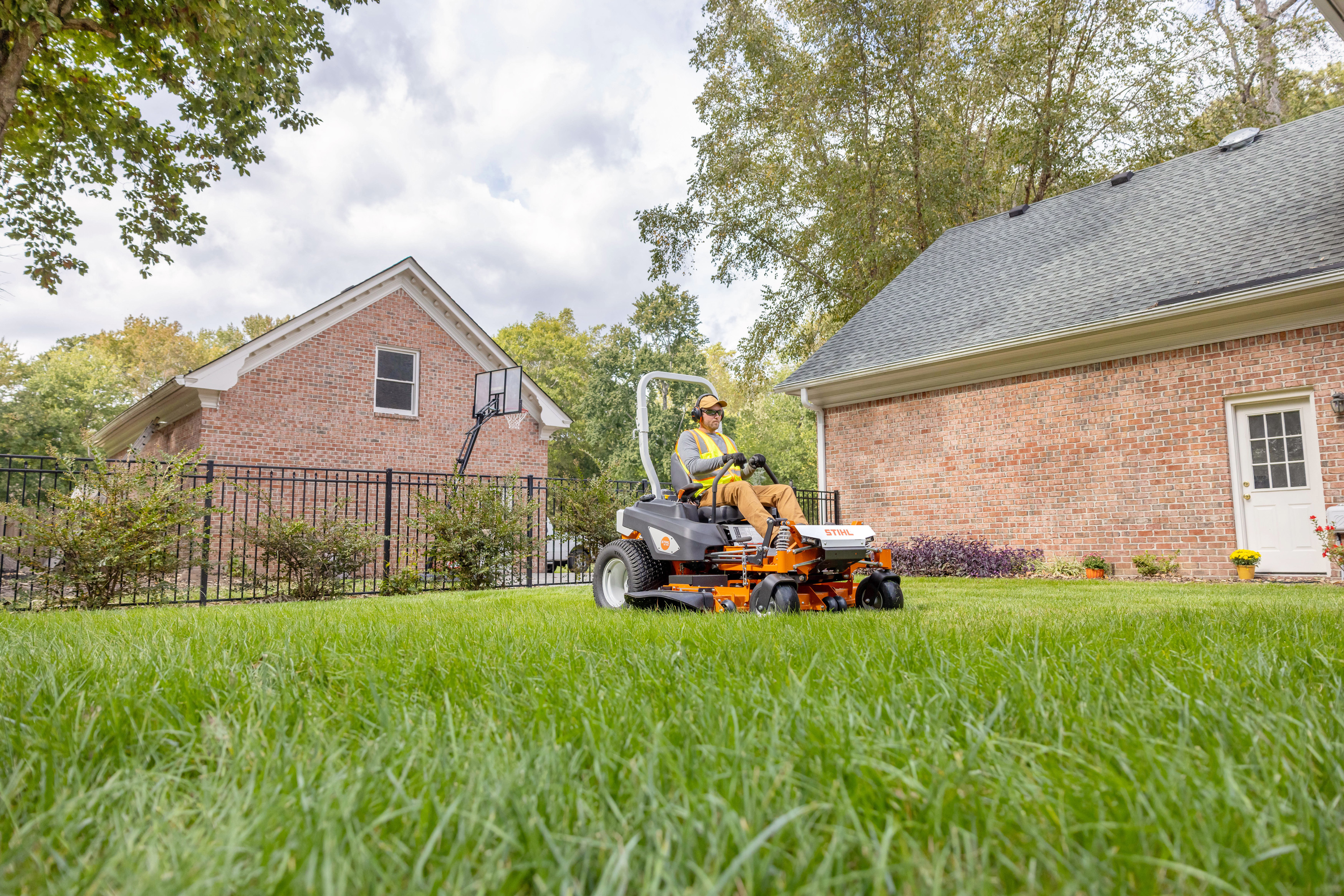 Stihl shop discount ride on mowers